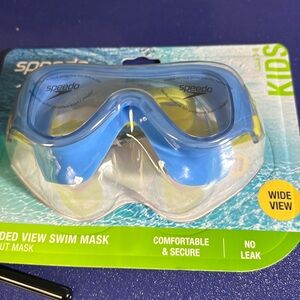 Speedo wide view goggles ages 3-6 yrs old